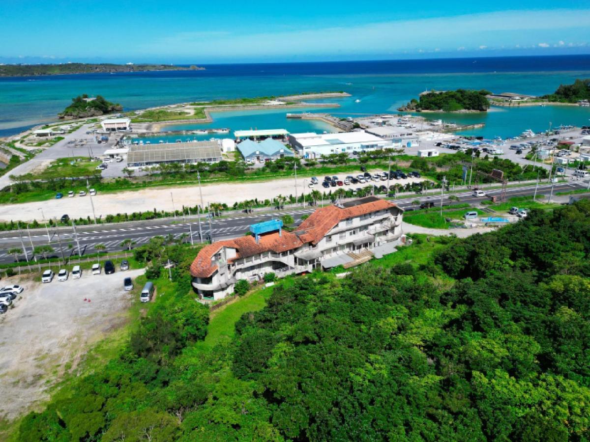 バズ リゾート 恩納村 エクステリア 写真